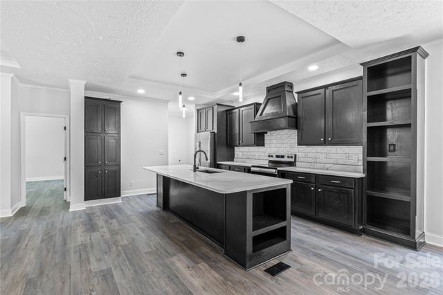 102 E WILKINS Street, Dallas, NC 28034
