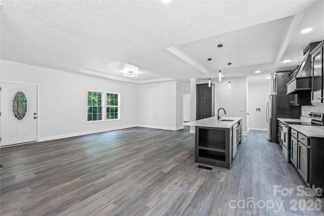 102 E WILKINS Street, Dallas, NC 28034