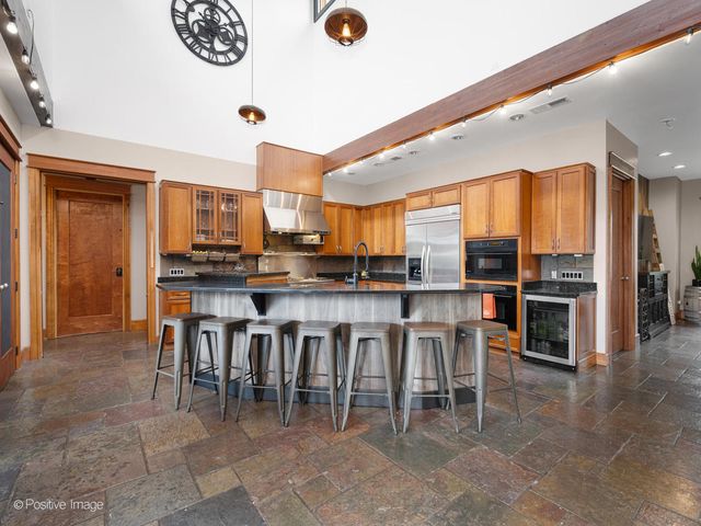 4218 Florence Avenue, Downers Grove, IL 60515