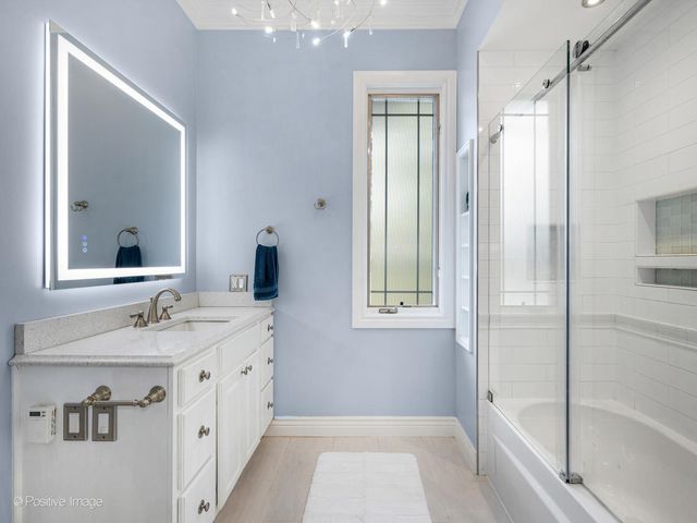 4218 Florence Avenue, Downers Grove, IL 60515