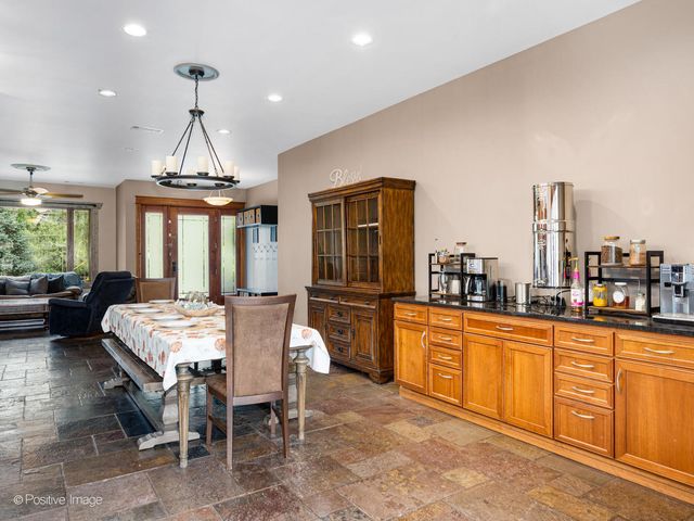 4218 Florence Avenue, Downers Grove, IL 60515