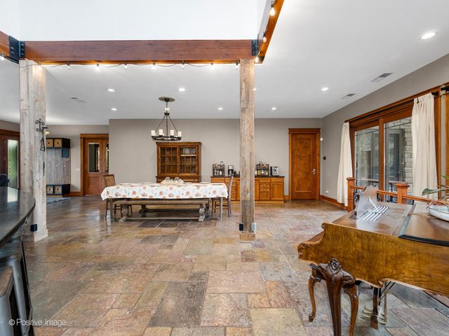 4218 Florence Avenue, Downers Grove, IL 60515