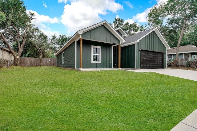 2711 Finley Street, Fort Worth, TX 76111