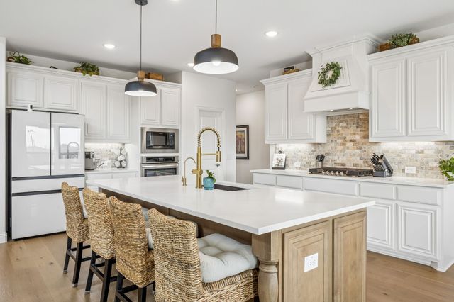 213 Lakewood Lane, Ponder, TX 76259