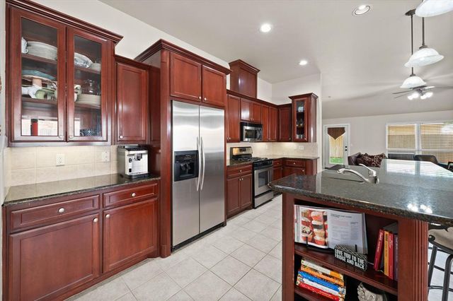 11008 NW 104th Terrace, Yukon, OK 73099