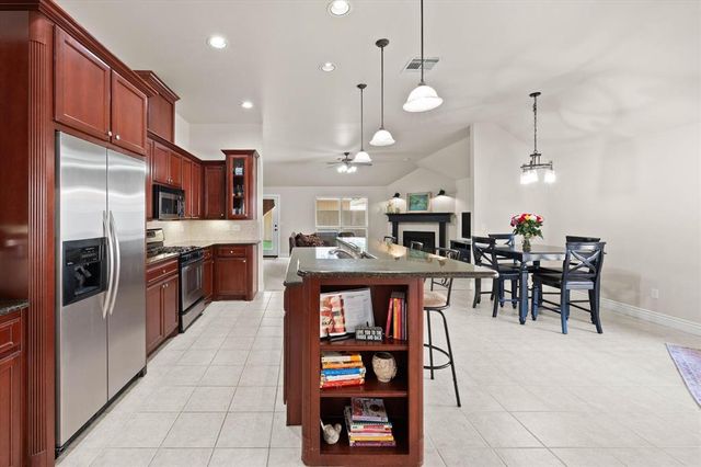 11008 NW 104th Terrace, Yukon, OK 73099