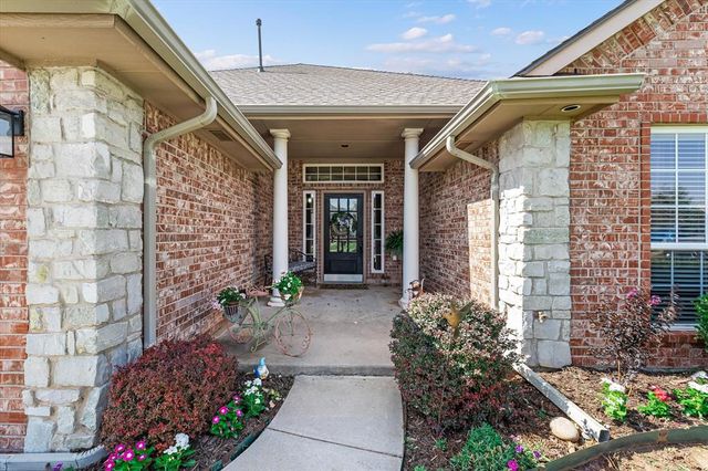 11008 NW 104th Terrace, Yukon, OK 73099