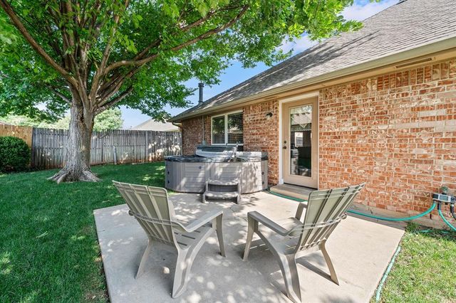 11008 NW 104th Terrace, Yukon, OK 73099
