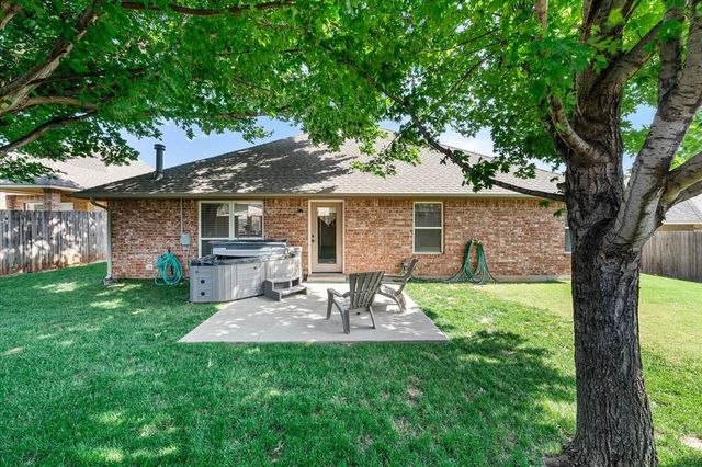 11008 NW 104th Terrace, Yukon, OK 73099