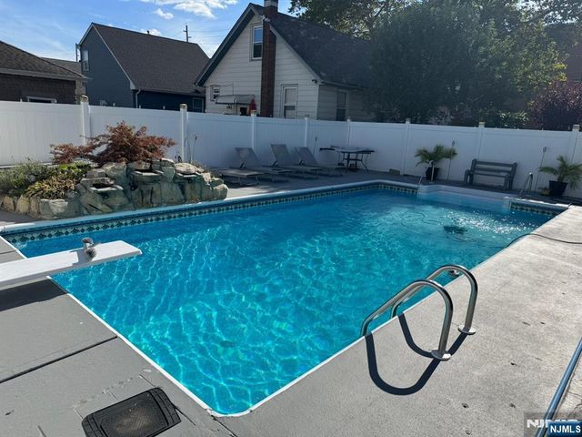 3-04 Bergen Avenue, Fair Lawn, NJ 07410