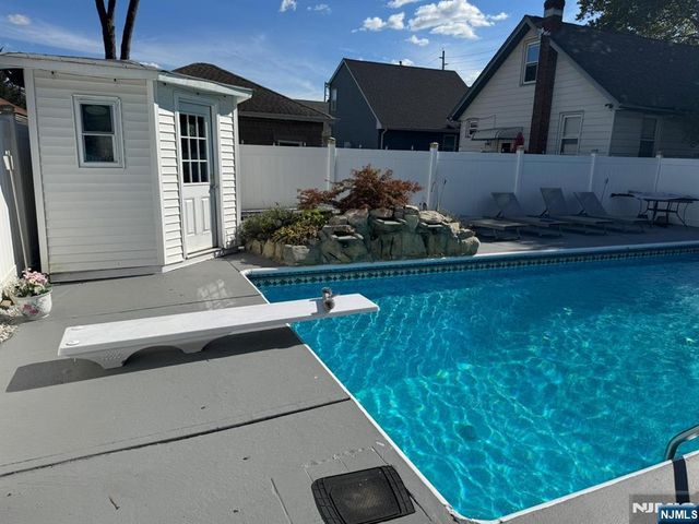 3-04 Bergen Avenue, Fair Lawn, NJ 07410