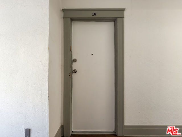908 S Normandie Avenue 16, Los Angeles, CA 90006