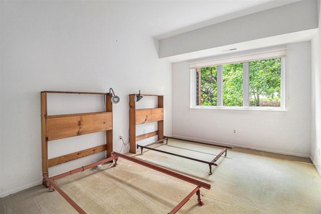 2115 Nature Cove Court 206, Ann Arbor, MI 48104