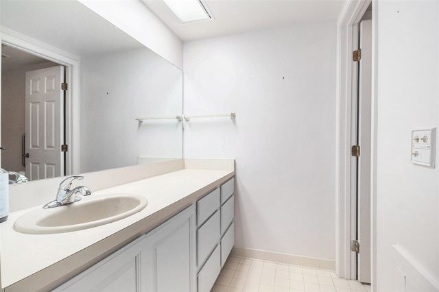 2115 Nature Cove Court 206, Ann Arbor, MI 48104