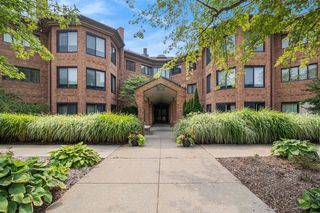 2115 Nature Cove Court 206, Ann Arbor, MI 48104