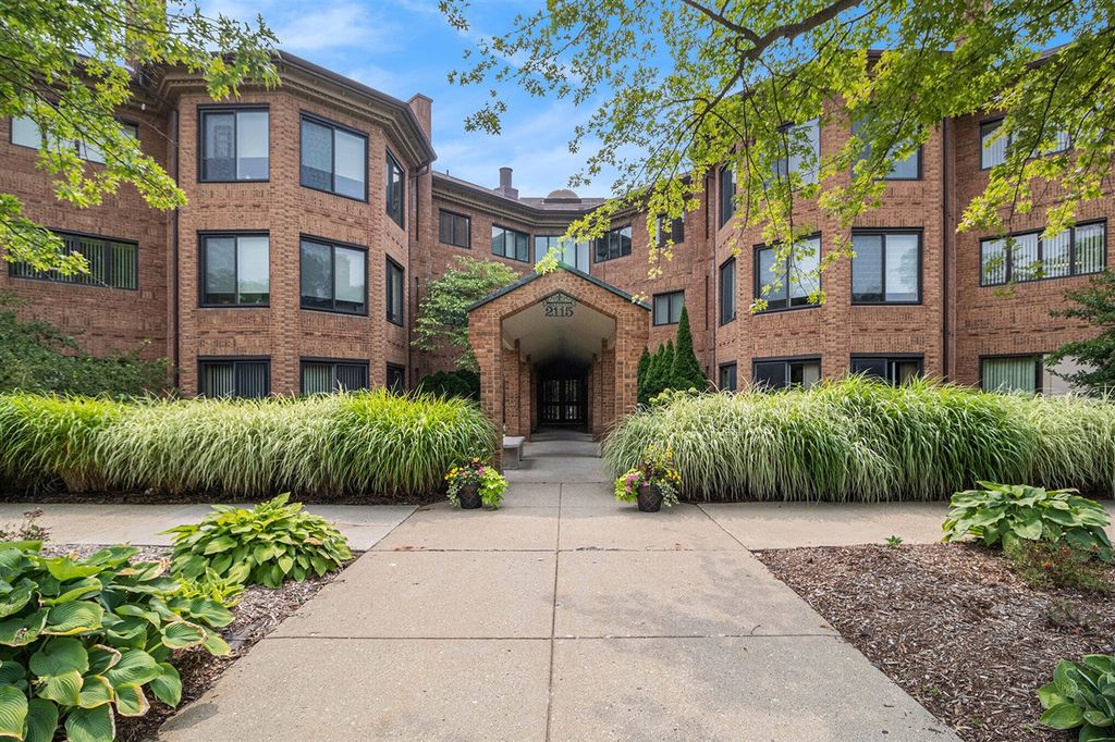 2115 Nature Cove Court 206, Ann Arbor, MI 48104
