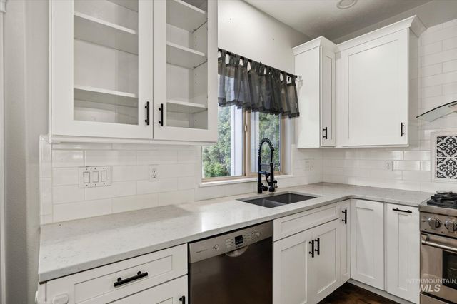 2910 S Mayflower Way, Boise, ID 83709