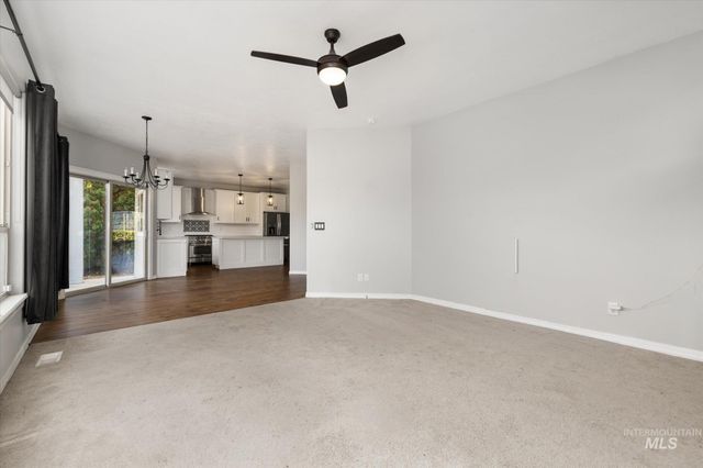 2910 S Mayflower Way, Boise, ID 83709