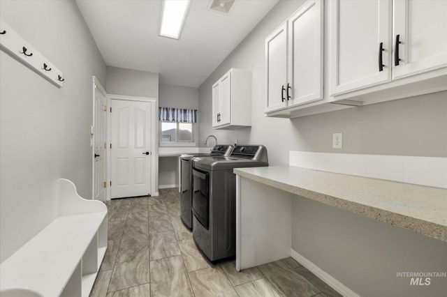 2910 S Mayflower Way, Boise, ID 83709