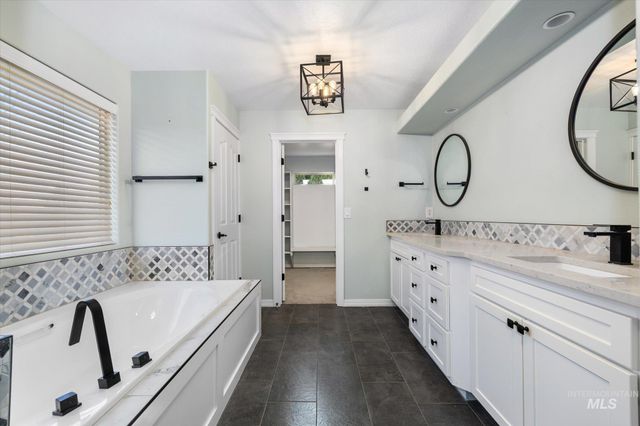 2910 S Mayflower Way, Boise, ID 83709