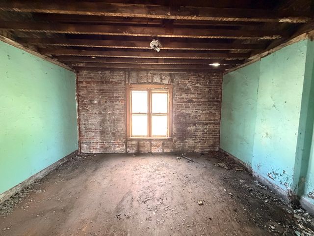 10609 S CHAMPLAIN Avenue, Chicago, IL 60628