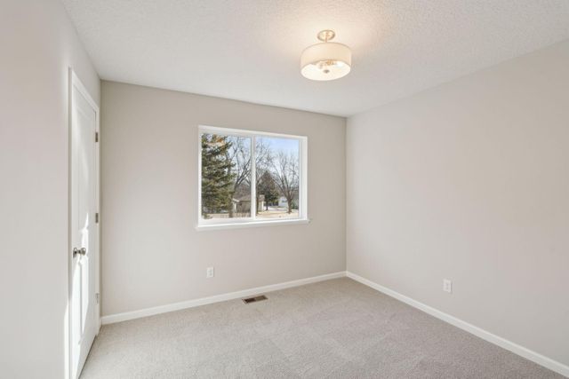 6502 Dale Circle SW, Waverly, MN 55390