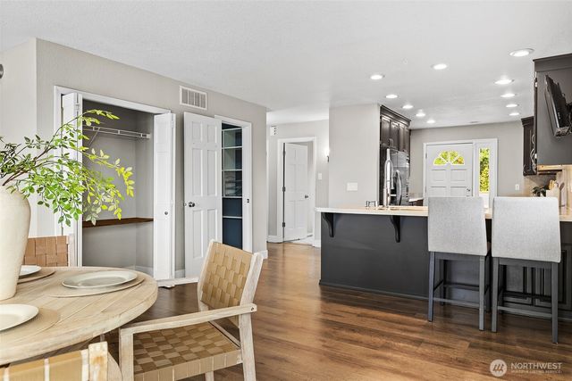 3721 Soundview Drive W, University Place, WA 98466