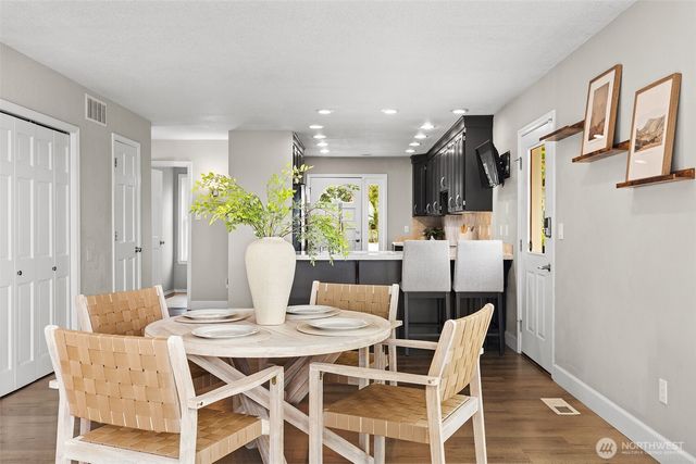3721 Soundview Drive W, University Place, WA 98466