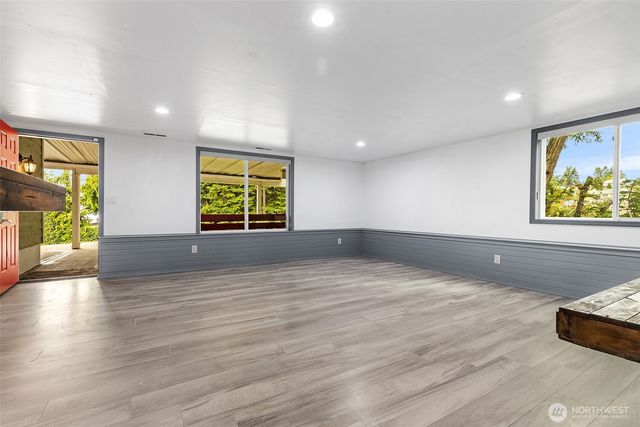 3721 Soundview Drive W, University Place, WA 98466