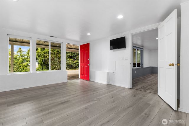 3721 Soundview Drive W, University Place, WA 98466
