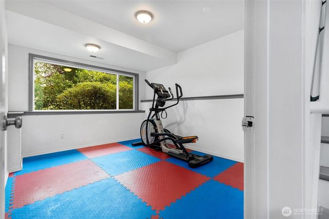 3721 Soundview Drive W, University Place, WA 98466
