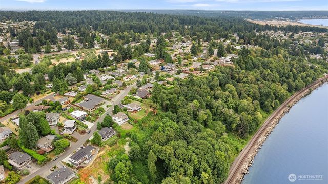 3721 Soundview Drive W, University Place, WA 98466