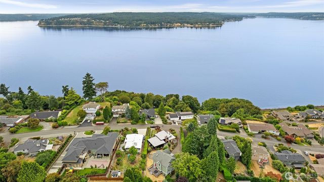 3721 Soundview Drive W, University Place, WA 98466