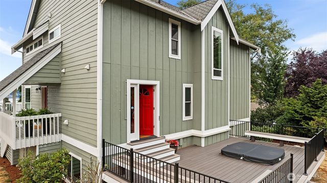 3721 Soundview Drive W, University Place, WA 98466