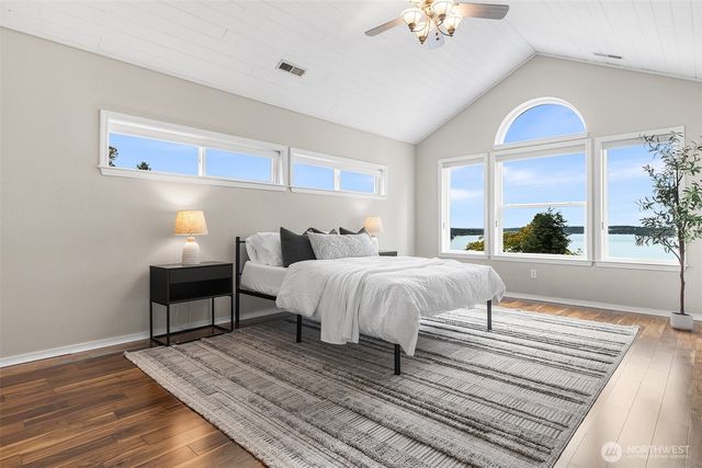 3721 Soundview Drive W, University Place, WA 98466