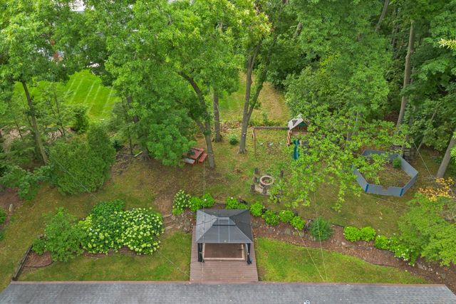 6589 N Crestwood DRIVE, Glendale, WI 53209