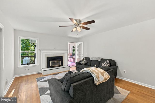 1007 NINE MILE RUN DR, Fredericksburg, VA 22407