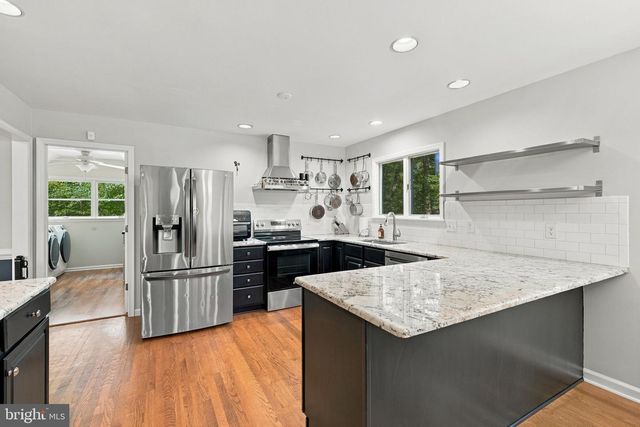 1007 NINE MILE RUN DR, Fredericksburg, VA 22407