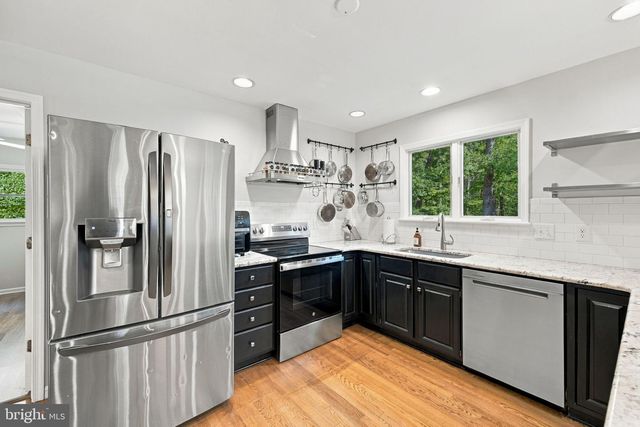 1007 NINE MILE RUN DR, Fredericksburg, VA 22407