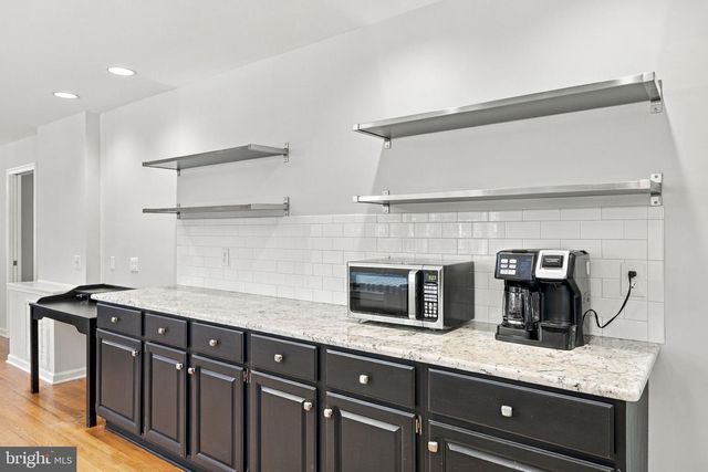 1007 NINE MILE RUN DR, Fredericksburg, VA 22407
