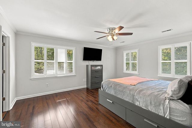 1007 NINE MILE RUN DR, Fredericksburg, VA 22407