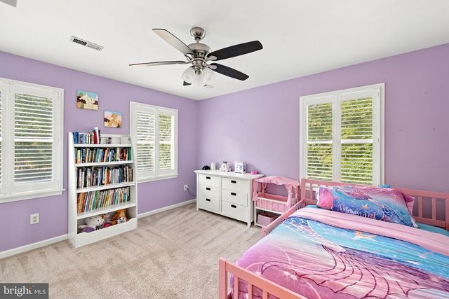 1007 NINE MILE RUN DR, Fredericksburg, VA 22407