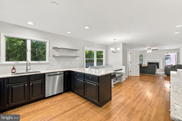 1007 NINE MILE RUN DR, Fredericksburg, VA 22407