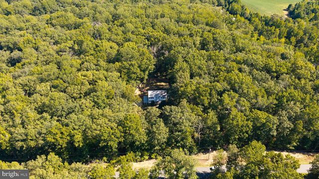 1007 NINE MILE RUN DR, Fredericksburg, VA 22407