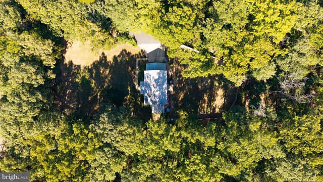 1007 NINE MILE RUN DR, Fredericksburg, VA 22407