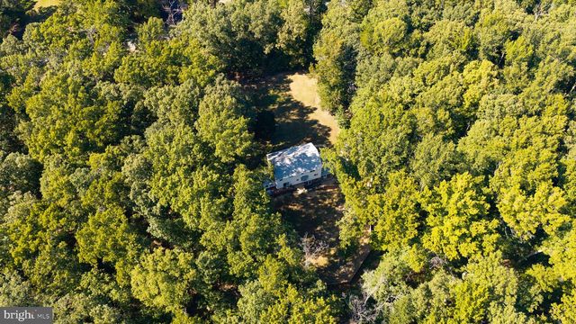 1007 NINE MILE RUN DR, Fredericksburg, VA 22407