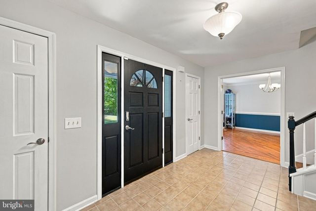 1007 NINE MILE RUN DR, Fredericksburg, VA 22407