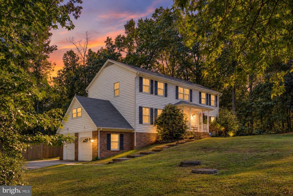1007 NINE MILE RUN DR, Fredericksburg, VA 22407