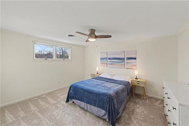 204 NW Golfview Drive, Blue Springs, MO 64014