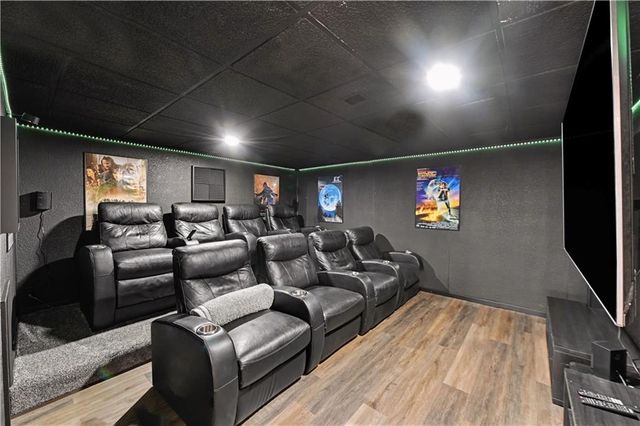 204 NW Golfview Drive, Blue Springs, MO 64014